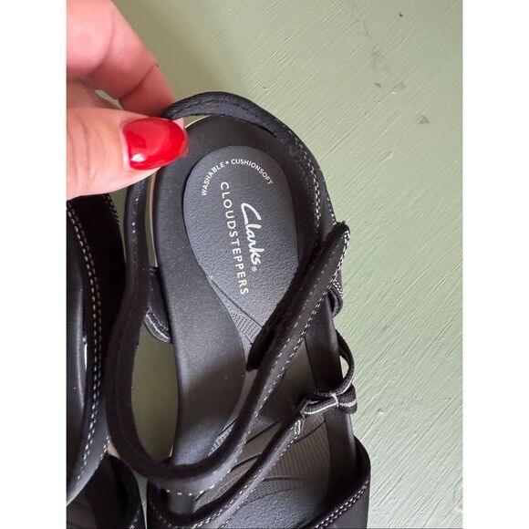 Clarks Cloud Stepper Black Hook & Loop Sandals sz 8-1/2 - Picture 3 of 6